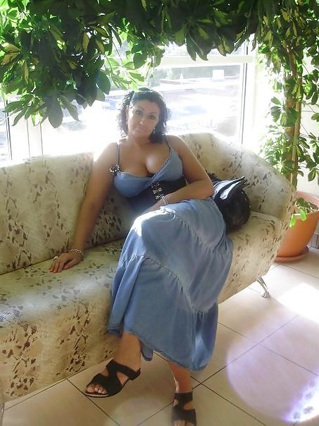 21P Busty Russian Woman 584