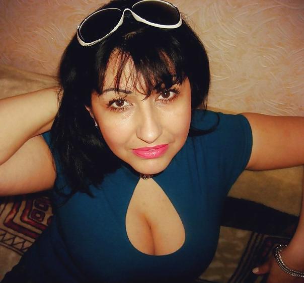 21P Busty Russian Woman 584