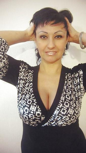 21P Busty Russian Woman 584