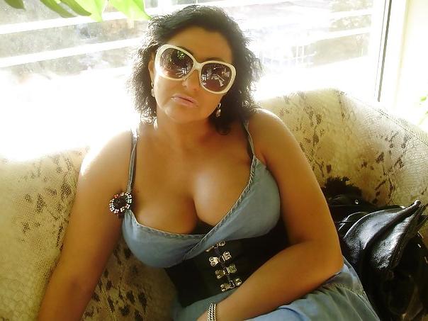 21P Busty Russian Woman 584