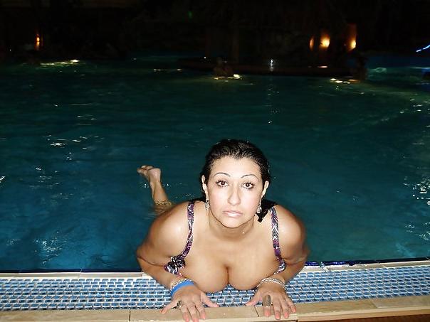 21P Busty Russian Woman 584