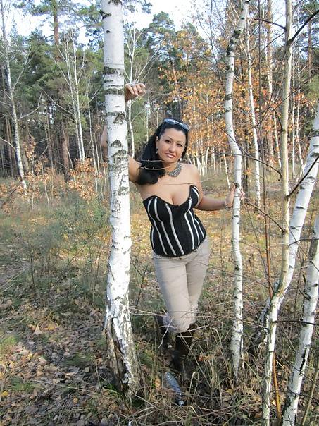 21P Busty Russian Woman 584