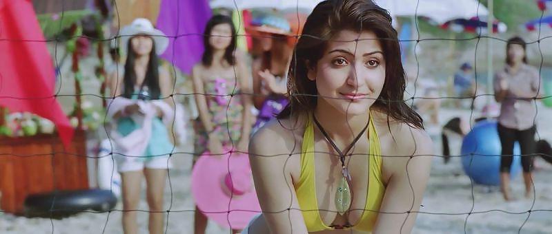 4P DESI CELEBS  OUTDOOR