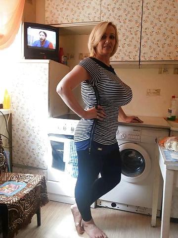 11P Busty Russian Woman 1325