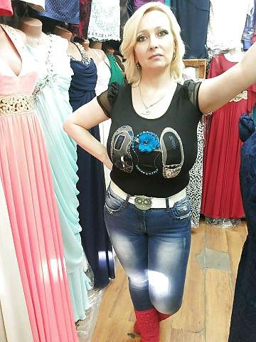 11P Busty Russian Woman 1325