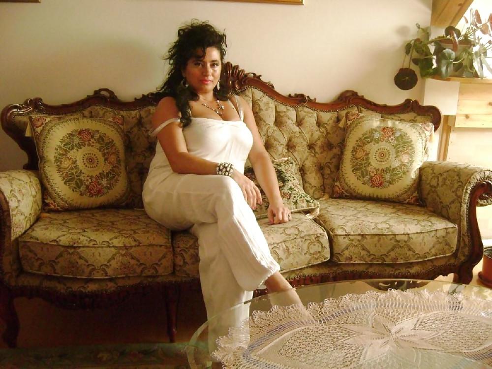 6P Turkish woman: Meryem