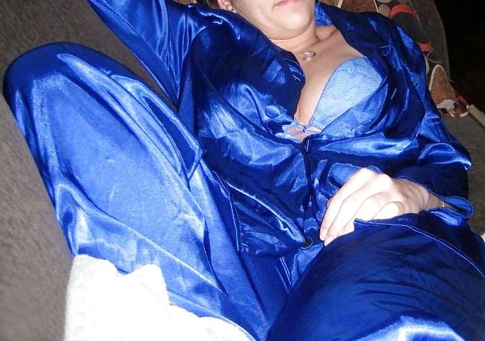 16P Mom with milk in blue - N. C. 