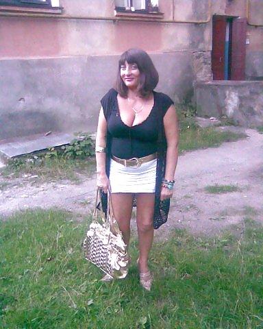 16P Busty Russian Woman 1060