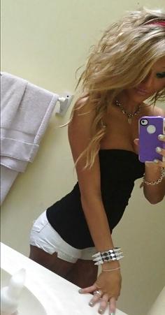 11P Self Shot Hotties