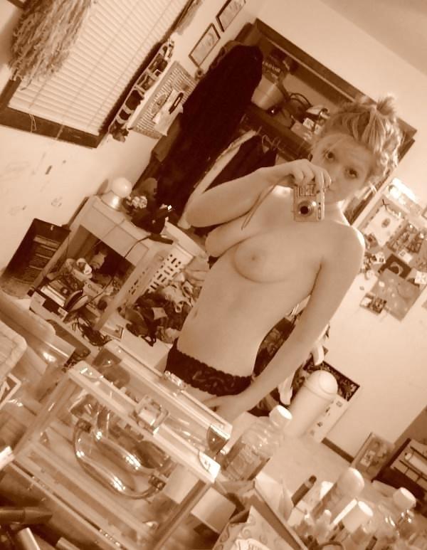 10P Self Shot 04