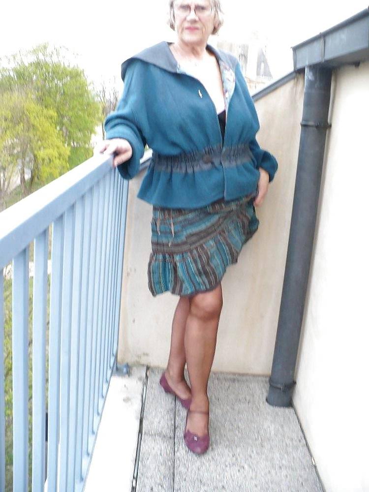 25P Mature Beauty - Annick 65