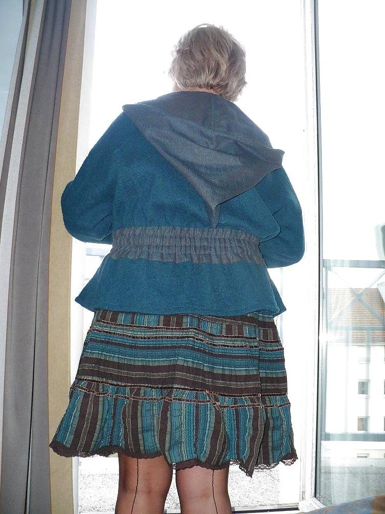25P Mature Beauty - Annick 65