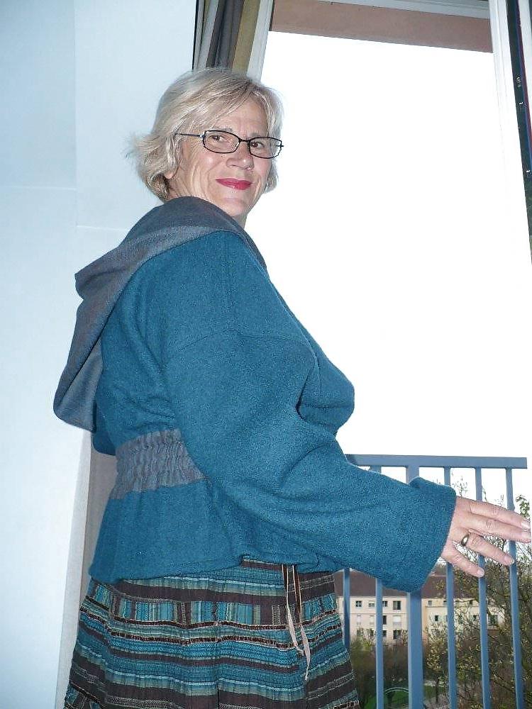 25P Mature Beauty - Annick 65