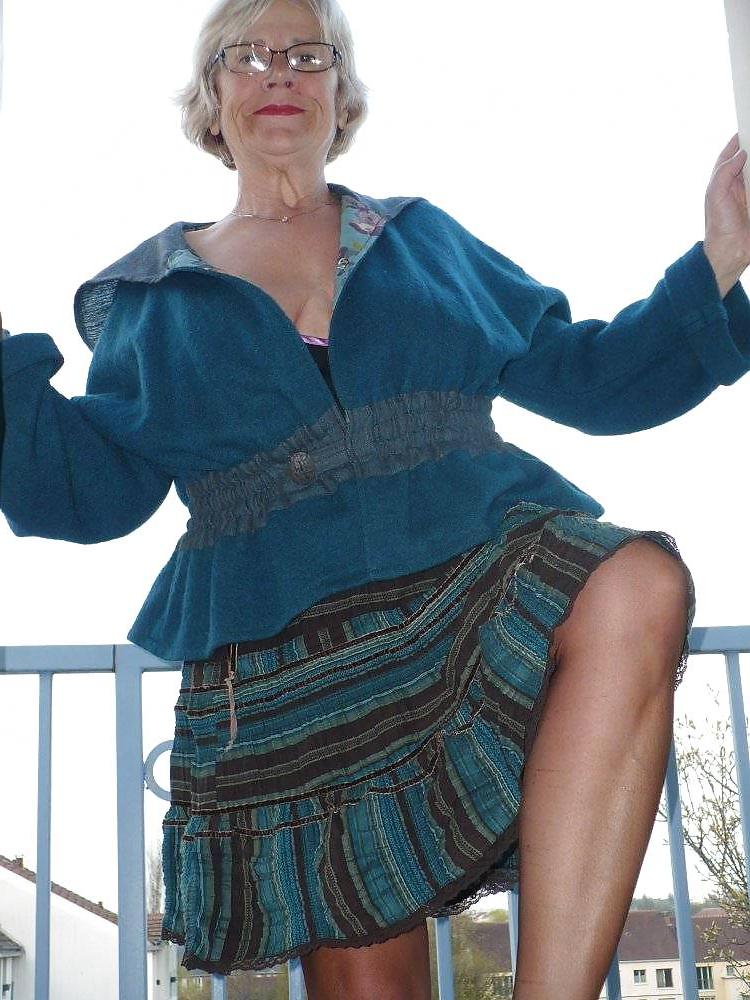 25P Mature Beauty - Annick 65