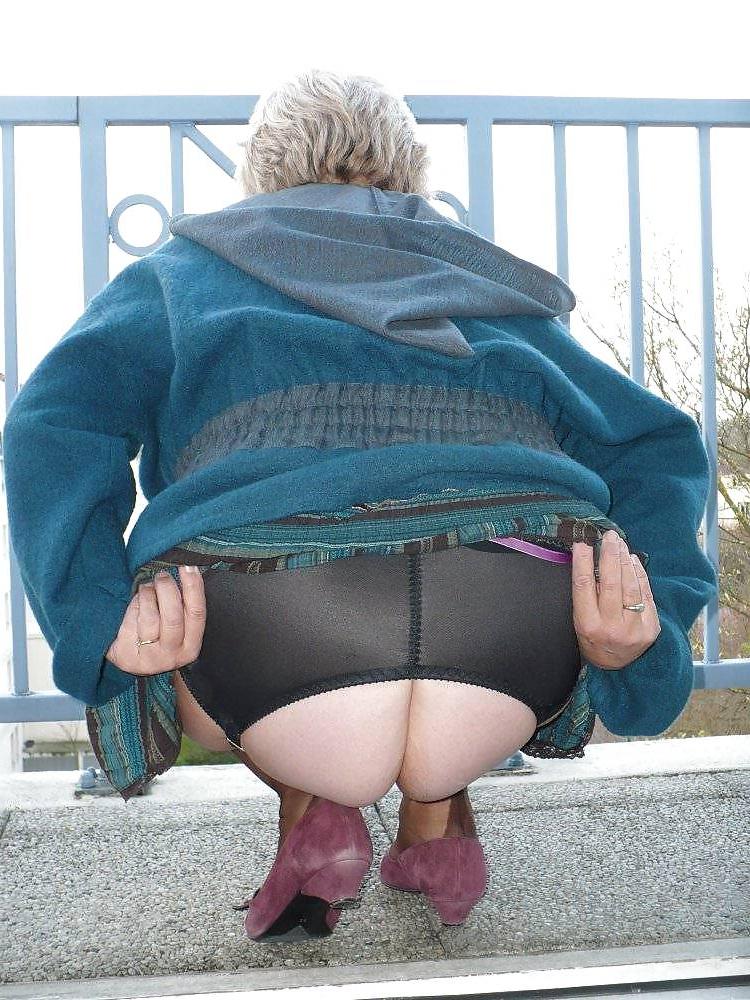 25P Mature Beauty - Annick 65
