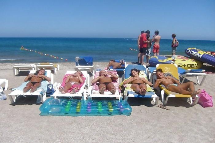 25P On the beach 5