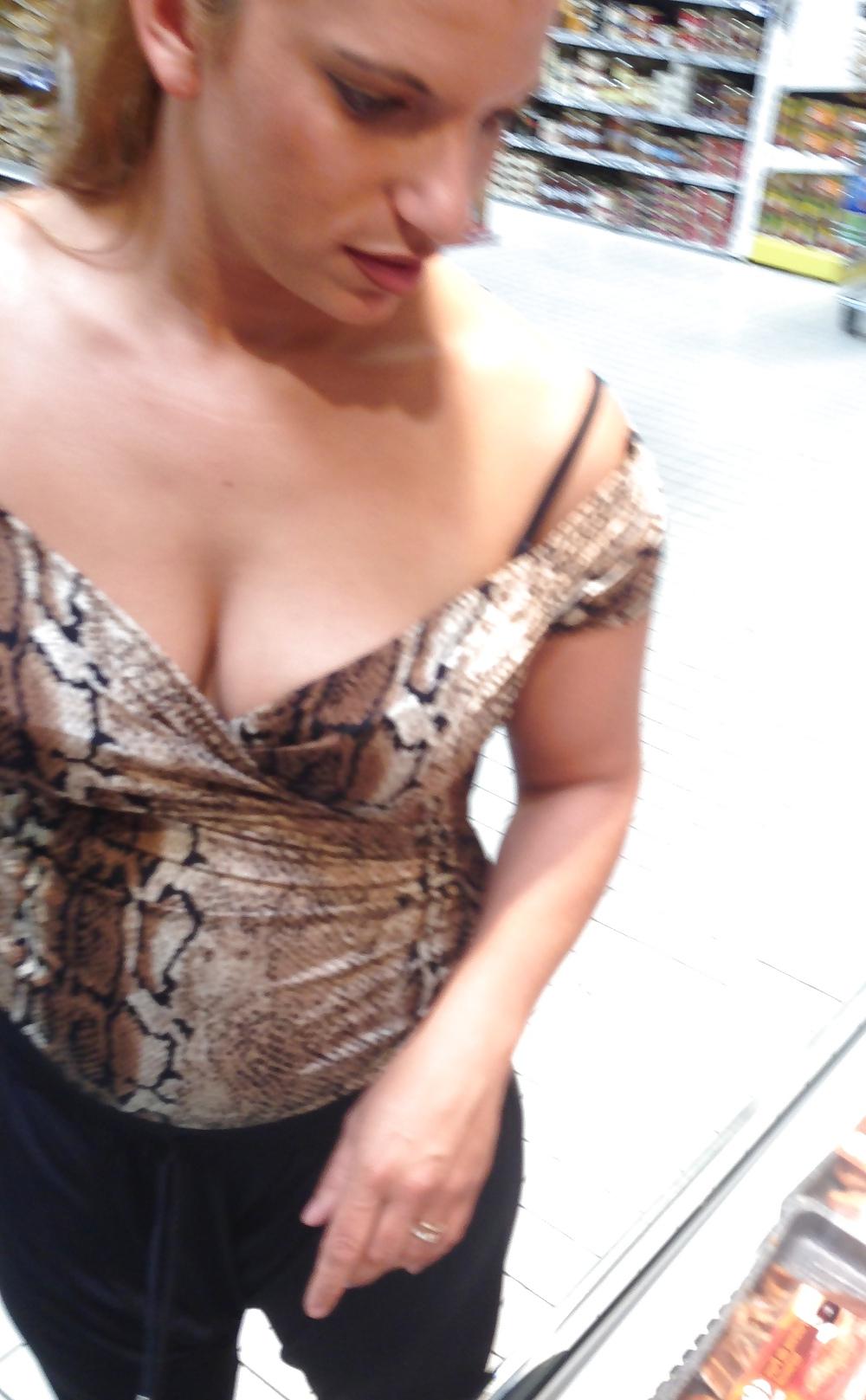25P Voyeur - Shopping and sexy women