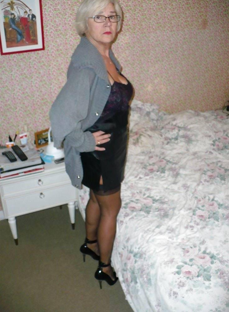 25P Mature Beauty - Annick 66