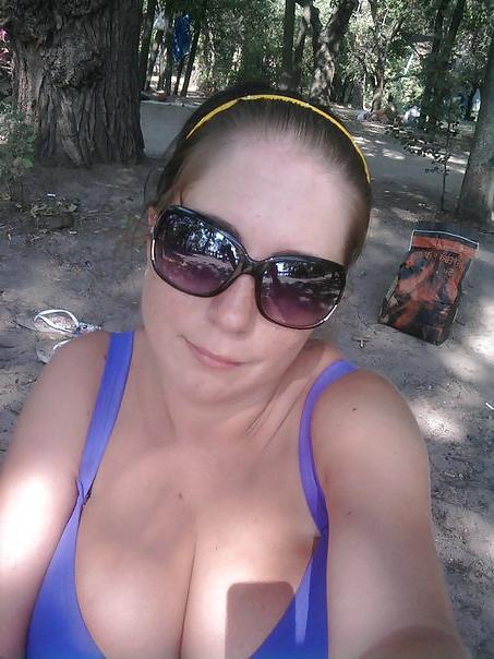 13P Busty Russian Woman 1084