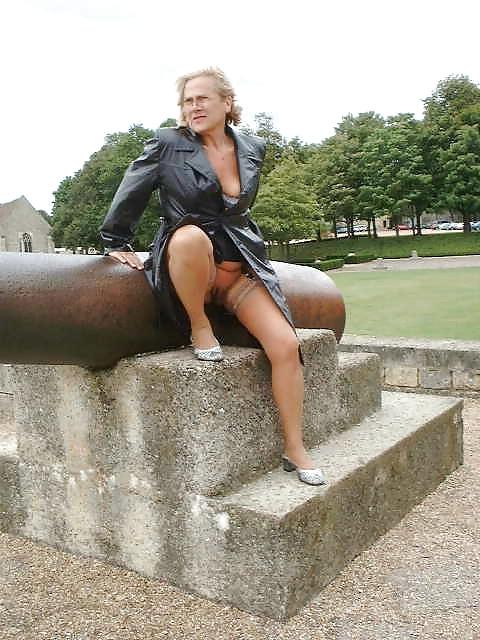 22P Mature Beauty - Annick 56