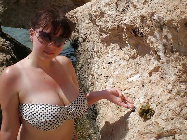 15P Busty Russian Woman 1017