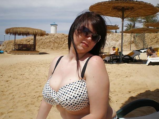 15P Busty Russian Woman 1017