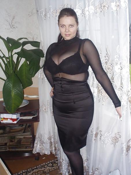 15P Busty Russian Woman 1017