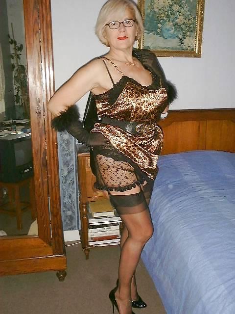25P Mature Beauty - Annick 63