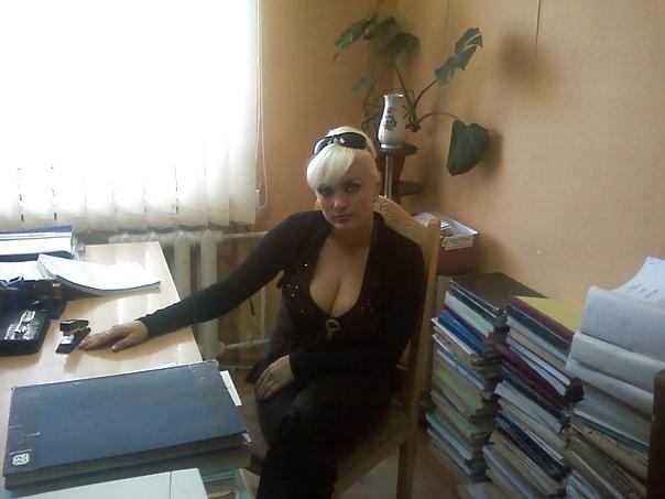 16P Busty Russian Woman 1106