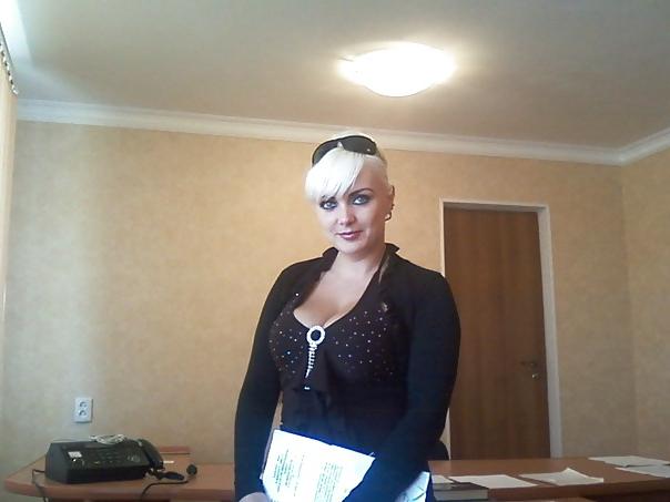 16P Busty Russian Woman 1106