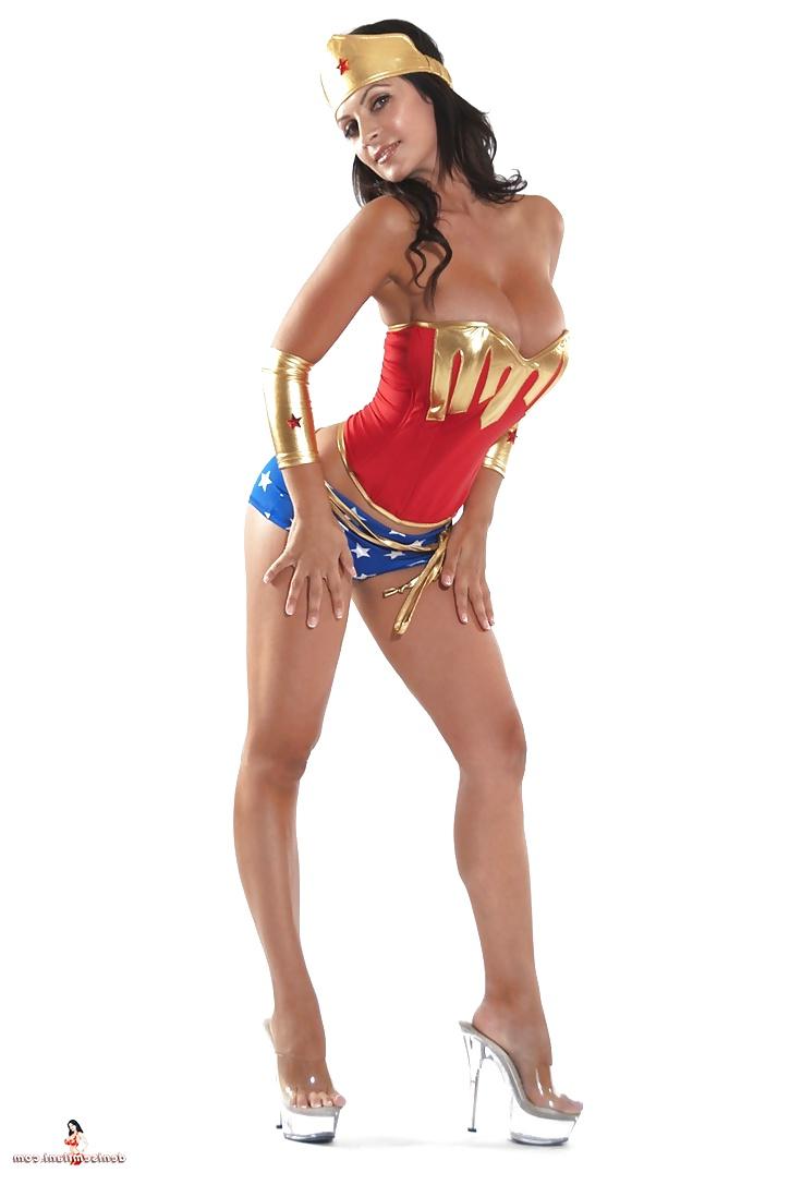 7P Wonder Woman Cosplay Sexy