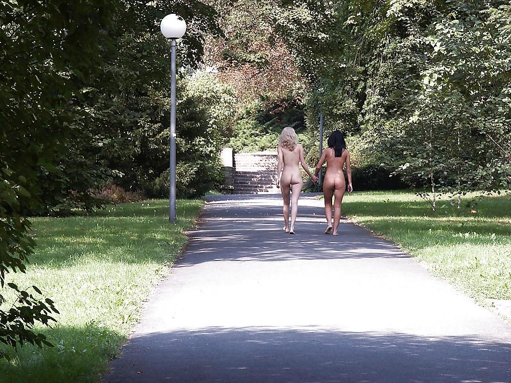 25P Public Nude Girls 13