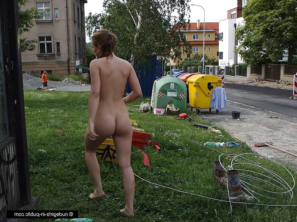 25P Public Nude Girls 13