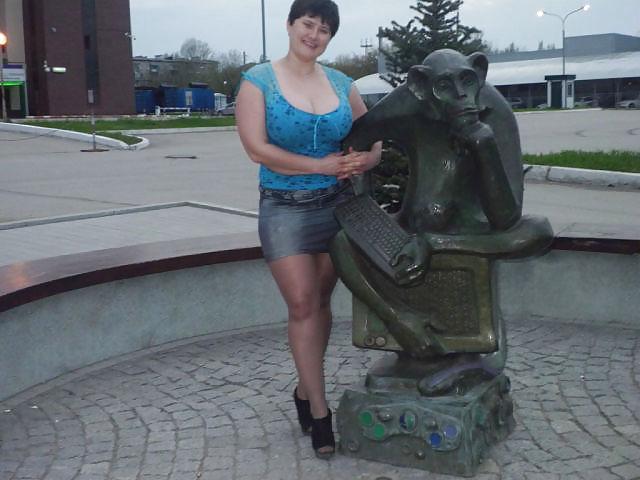 9P Busty Russian Woman 1067