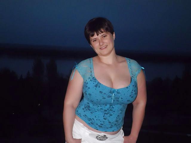9P Busty Russian Woman 1067