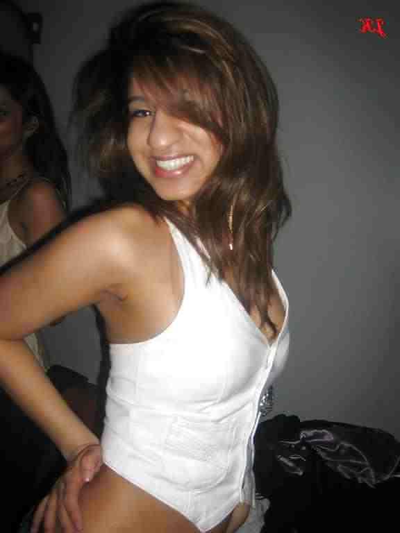 10P Desi slut how would you fuck it