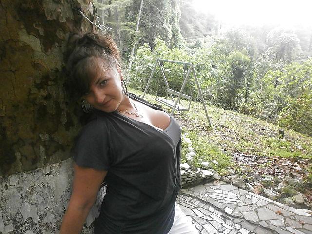 14P Busty Russian Woman 1087