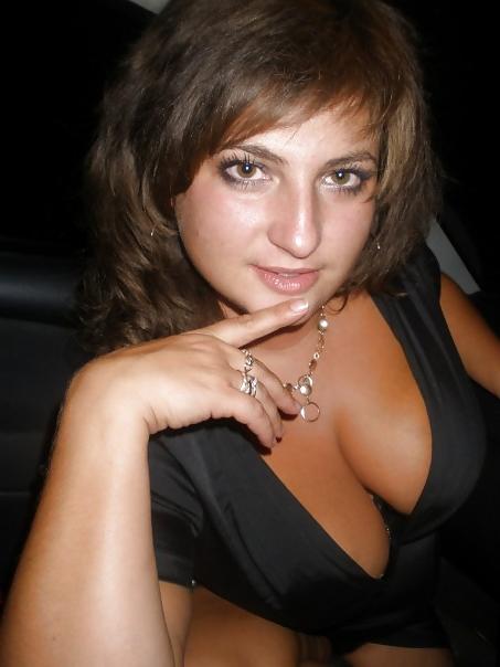 14P Busty Russian Woman 1087
