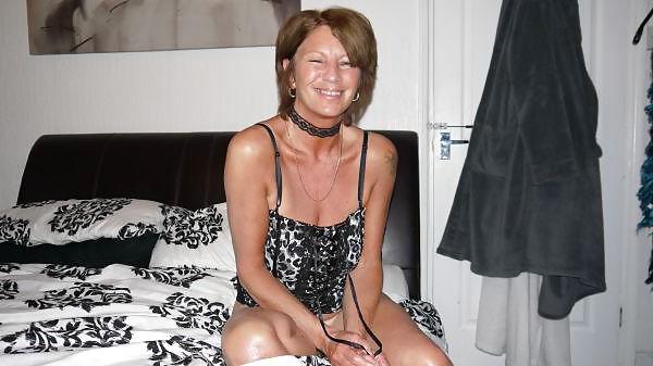 8P A beautiful mature woman