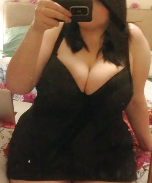 25P Big-eyed chubby beauty shows off her amazing tits