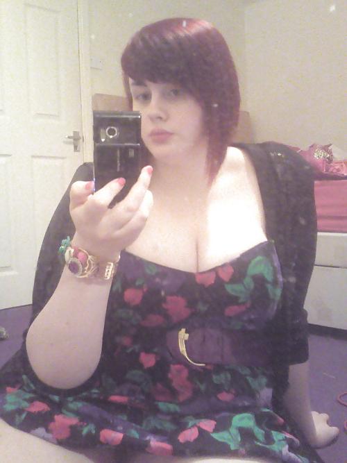 25P Big-eyed chubby beauty shows off her amazing tits