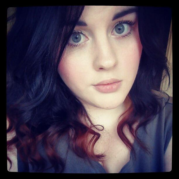 25P Big-eyed chubby beauty shows off her amazing tits