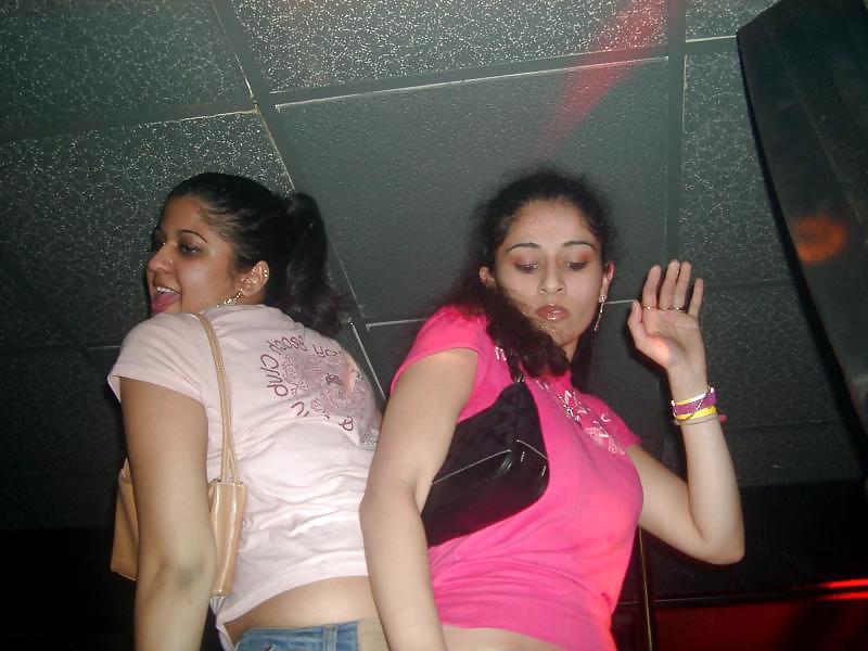 17P Desi & nri girls gone wild in parties