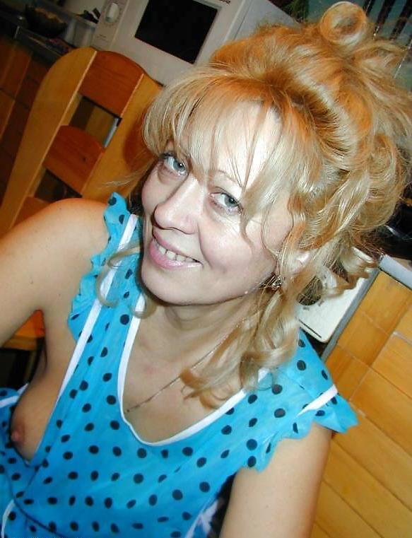 19P Downblouse 01