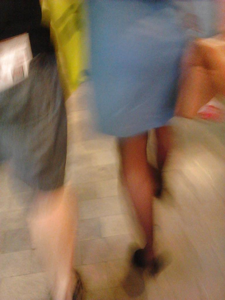 24P Candid Comic-Con Legs 