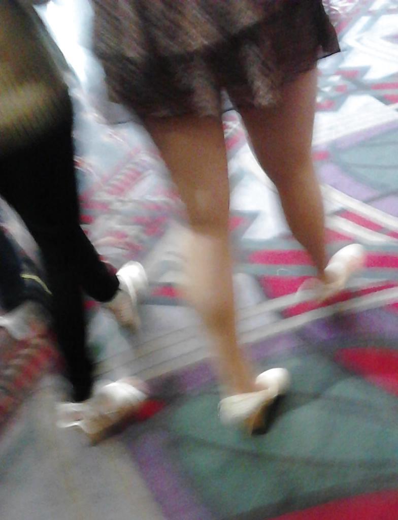 24P Candid Comic-Con Legs 