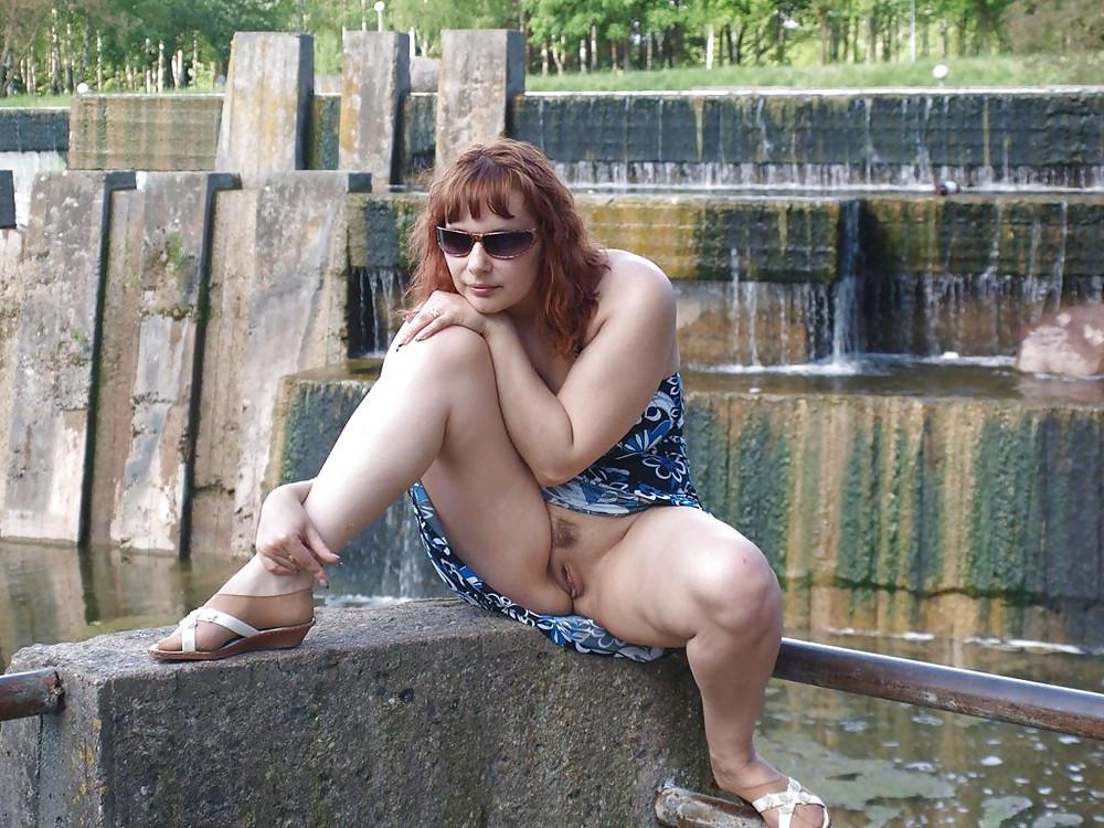 25P MILF Upskirt - 4