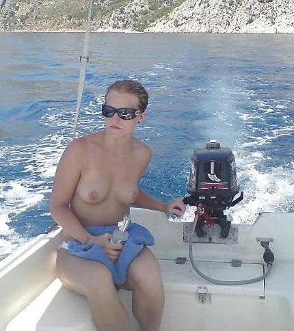 14P Hot girlfriend on Holiday