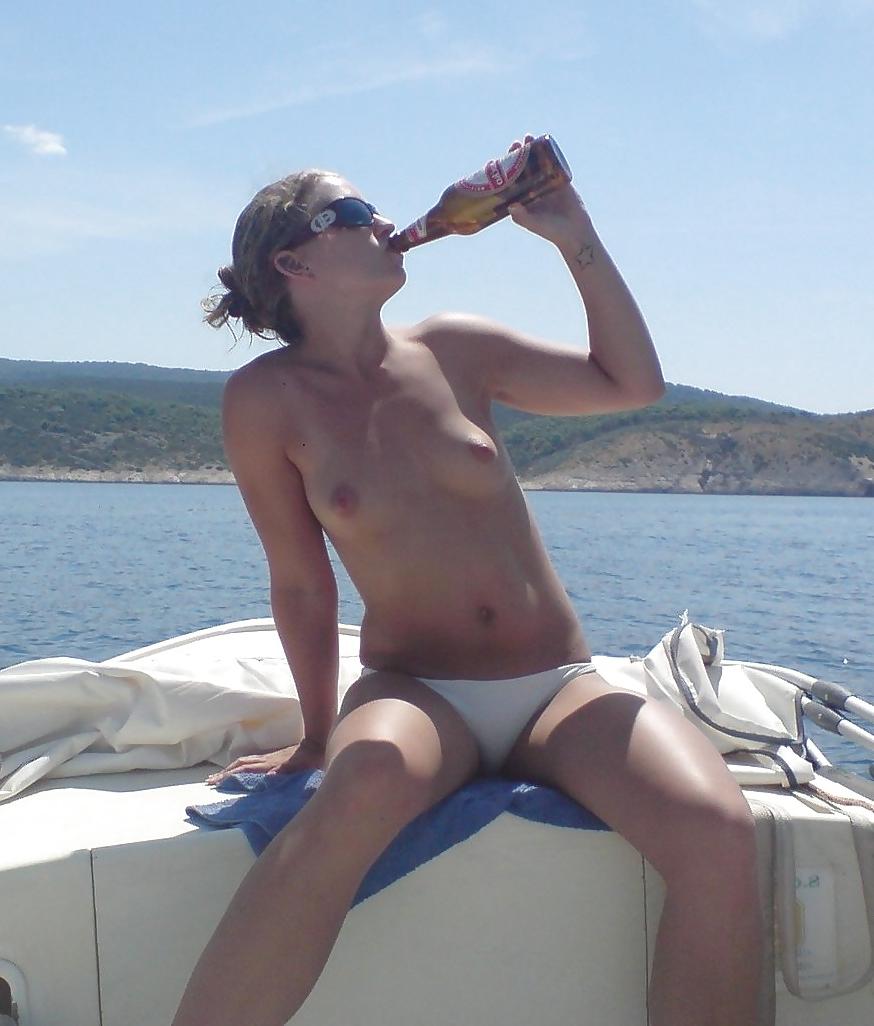 14P Hot girlfriend on Holiday