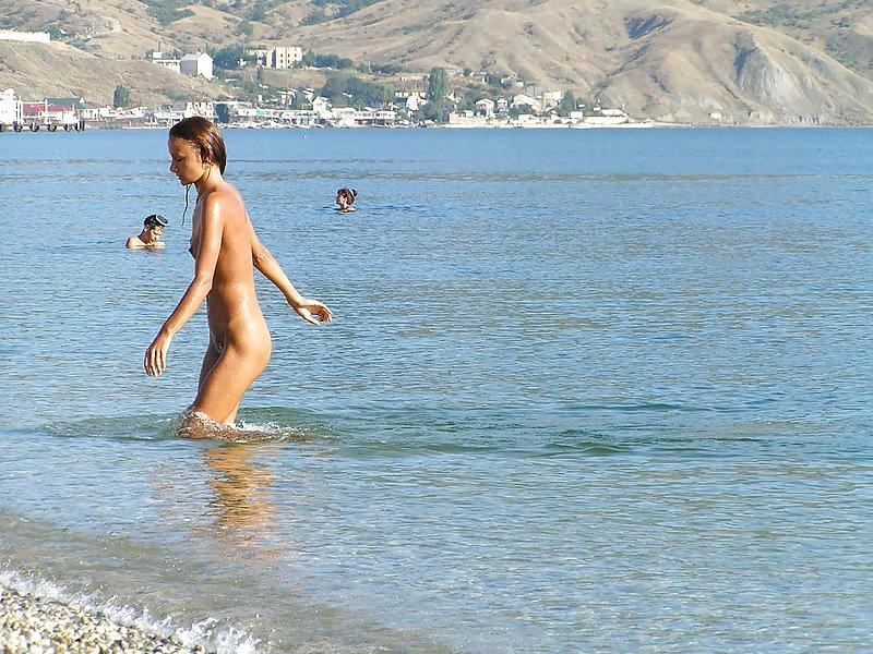 17P New girls the beach 2